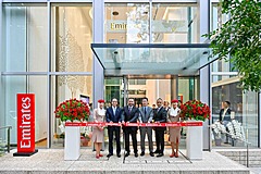 エミレーツ航空、東京・大手町に直営店を開業、航空券予約や旅程提案、ビジネスクラス座席も展示